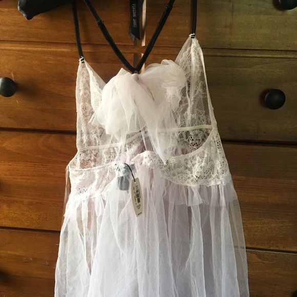 Brand New Victoria’s Secret  Runway Edition. - Picture 8 of 8